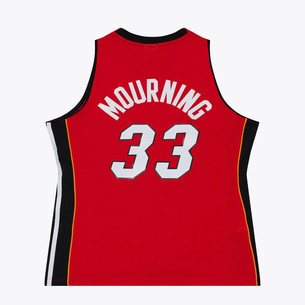 Alonzo Mourning Autograph Signing - Image 3